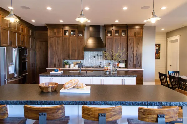 $1,670,000 | 204 South 82nd Street East, Burley, ID 83318
