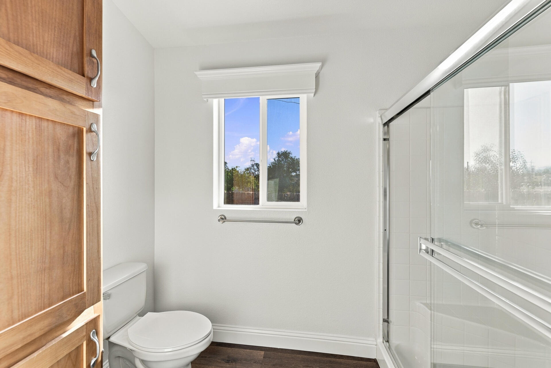 17037 Keswick Dam Road Redding, CA 96003 - Photo 27 of 42 Bathroom 2
