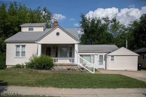 $185,000 | 18696 Inkster Road, Redford, MI 48240