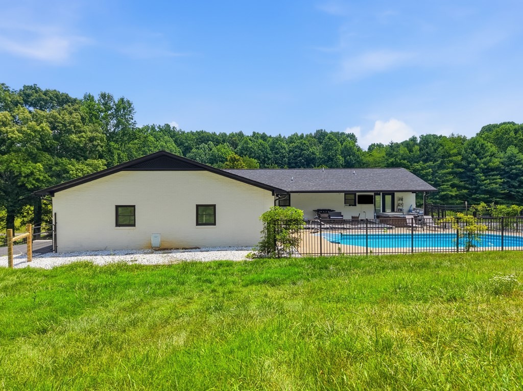 237 Southfork Road Sparta, TN 38583 - Photo 10 of 47