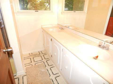 1497 North McKinley Road Flushing, MI 48433 - Photo 18 of 26 20438116-17.JPG