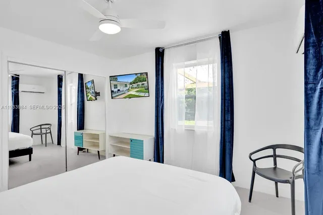 $2,100 | 208 Southeast 4th Street, Unit 12, Hallandale Beach, FL 33009