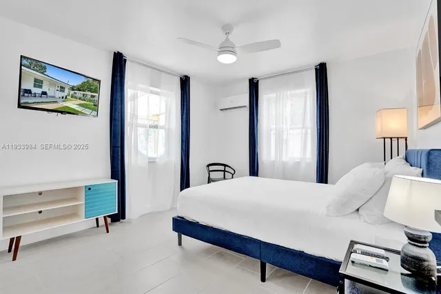 $2,100 | 208 Southeast 4th Street, Unit 12, Hallandale Beach, FL 33009