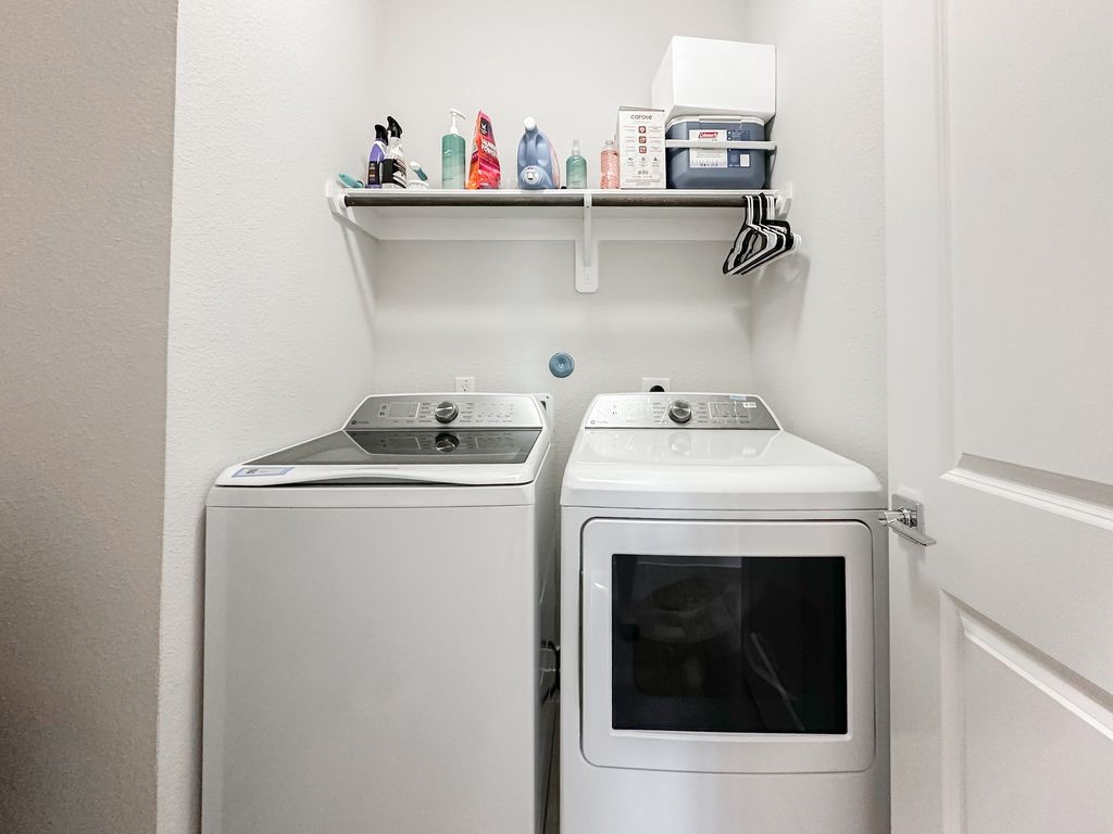 33023 School Hl Road Fulshear, TX 77441 - Photo 15 of 38 Laundry (Washer & Dryer included)