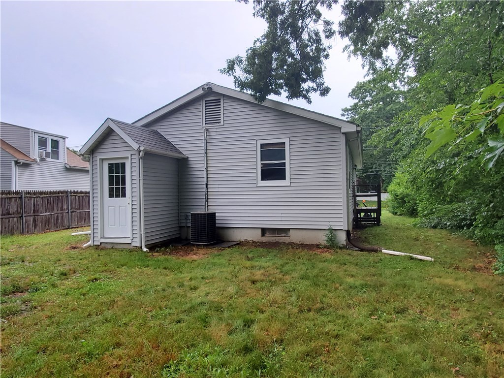 52 Whipple Road Smithfield, RI 02917 - Photo 4 of 20