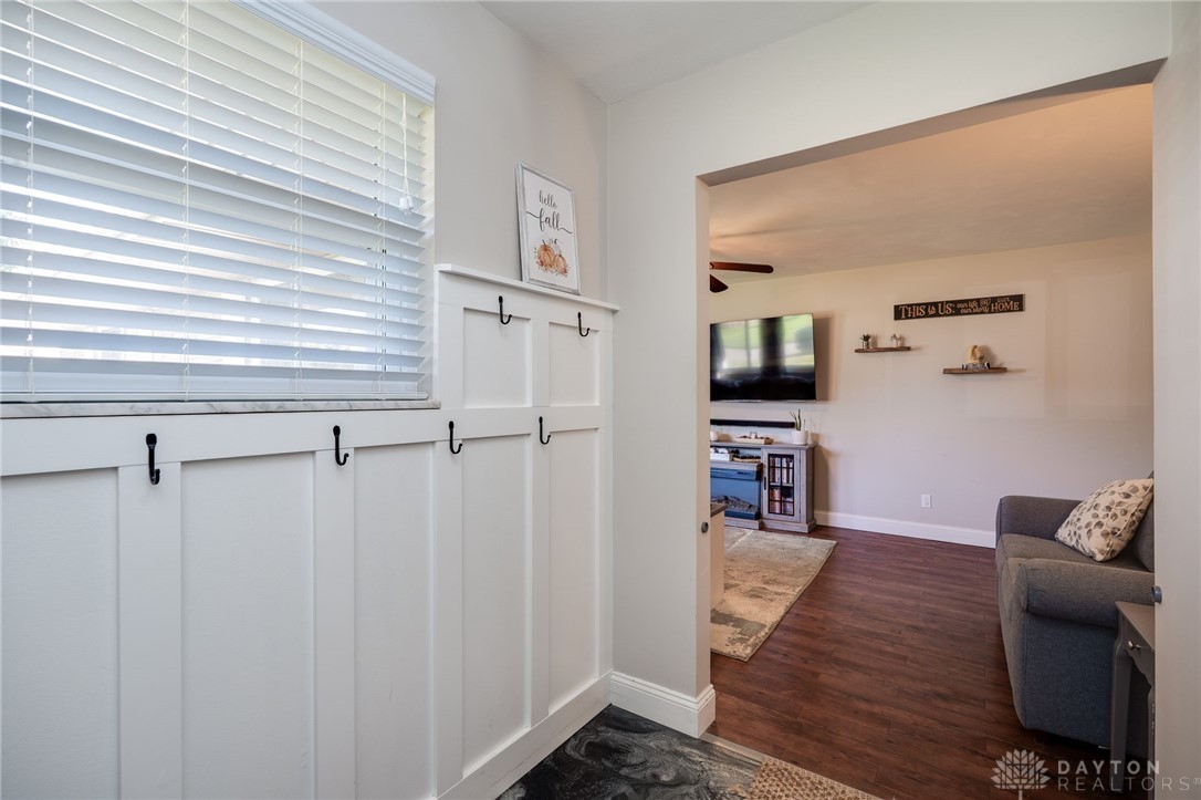 3073 Santa Rosa Drive Kettering, OH 45440 - Photo 2 of 45 Welcoming Entry