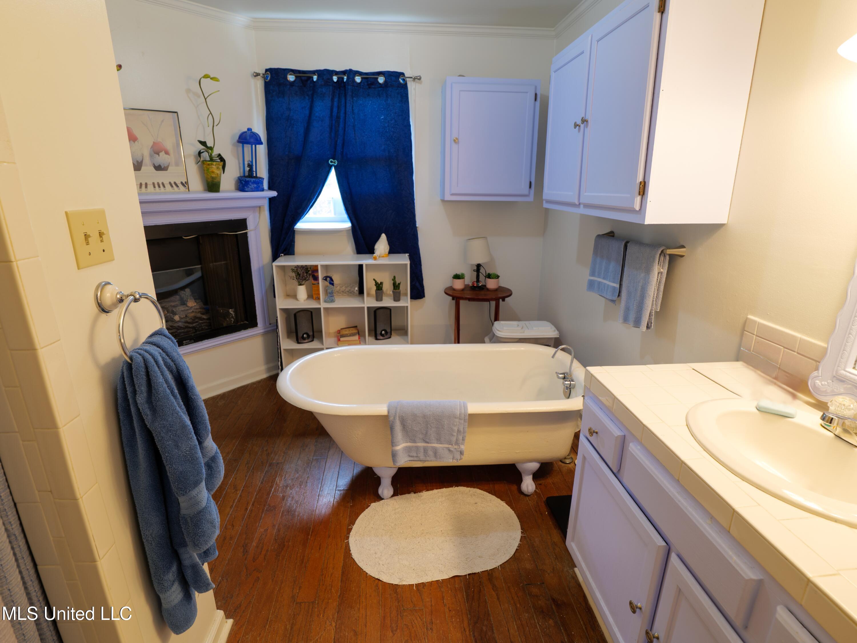 5730 Stateline Road Southaven, MS 38671 - Photo 11 of 20 Bathroom2