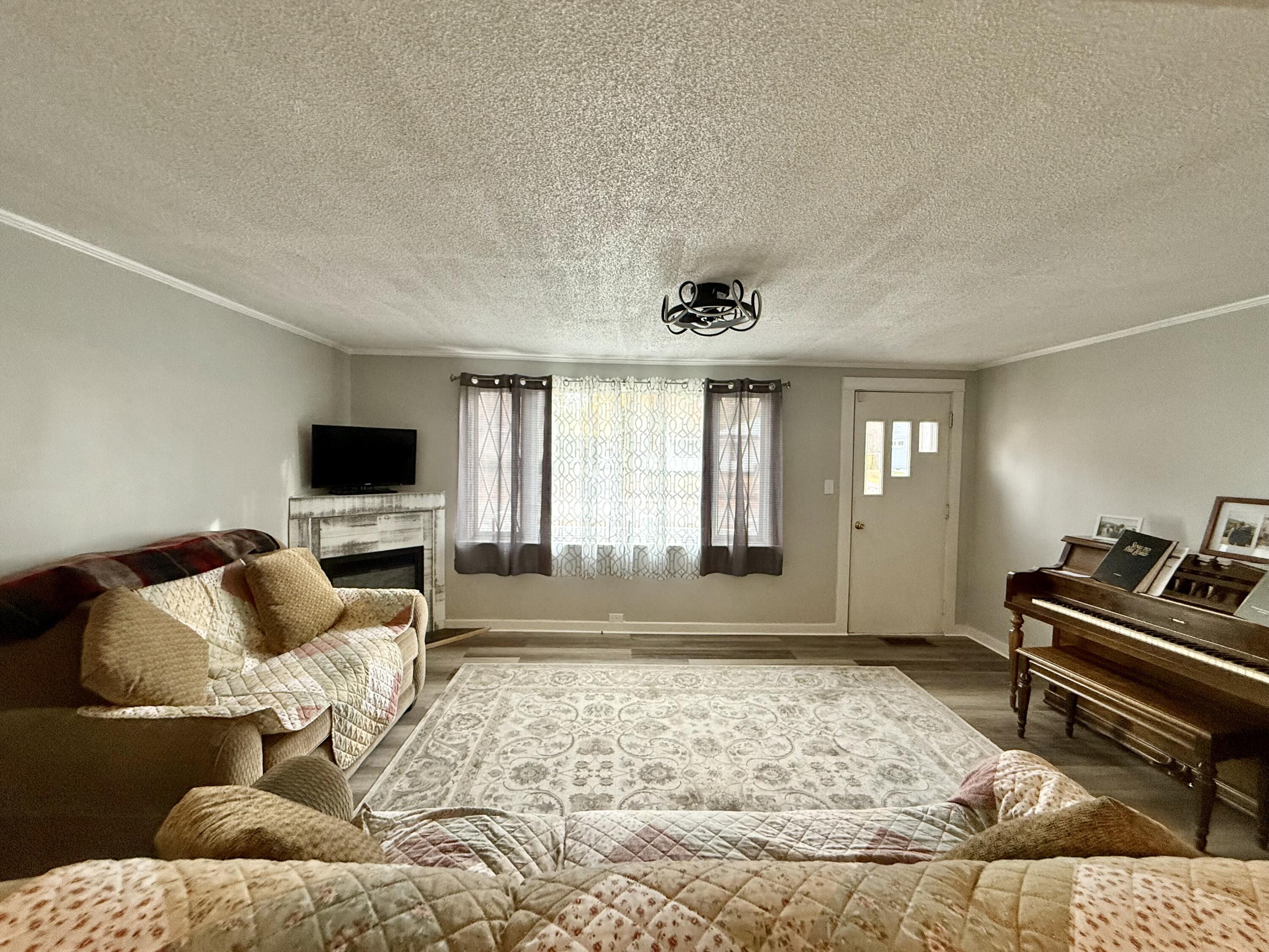 13 Colony Place Millinocket, ME 04462 - Photo 12 of 32 IMG_6016