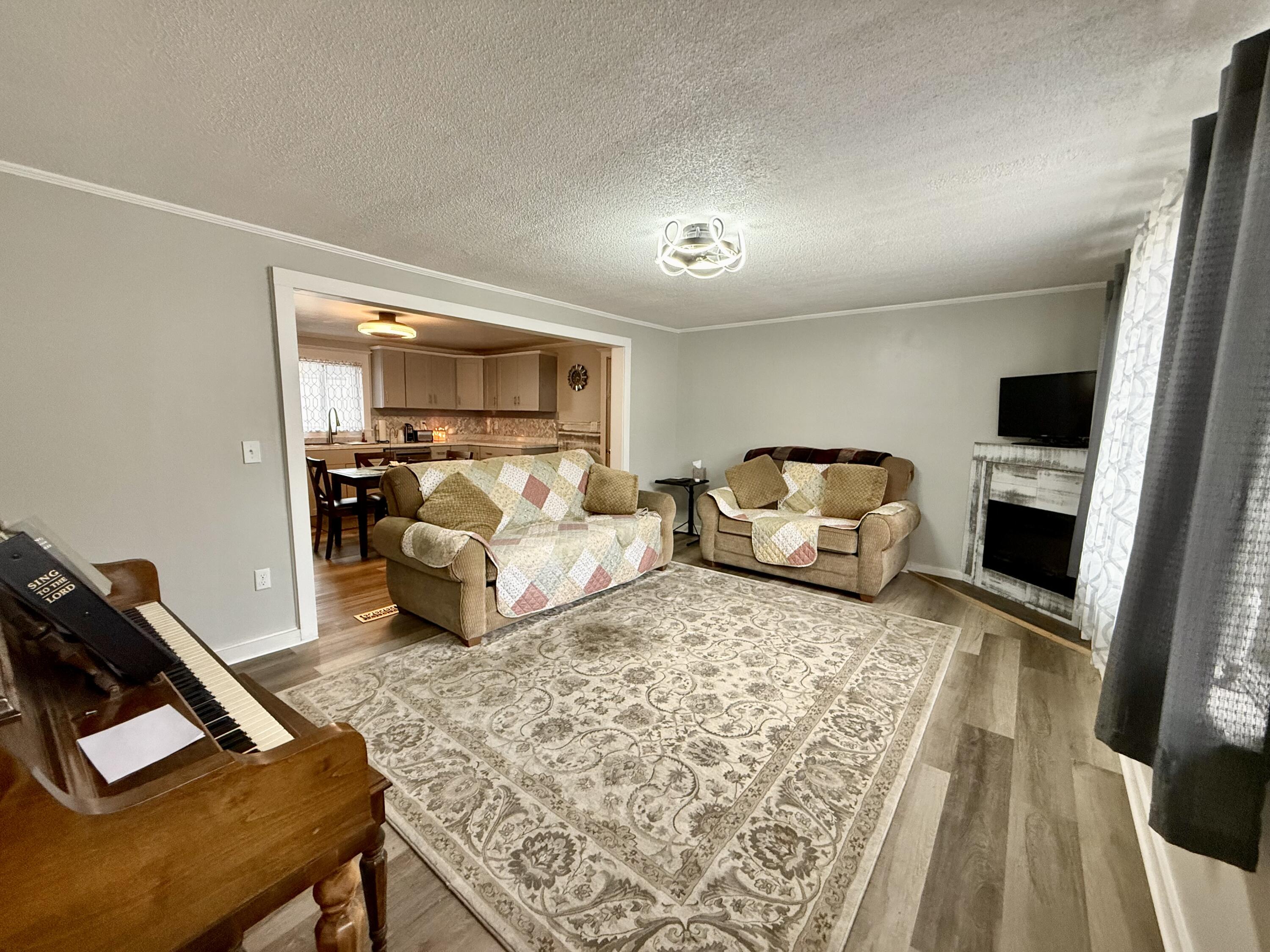 13 Colony Place Millinocket, ME 04462 - Photo 14 of 32 IMG_6018