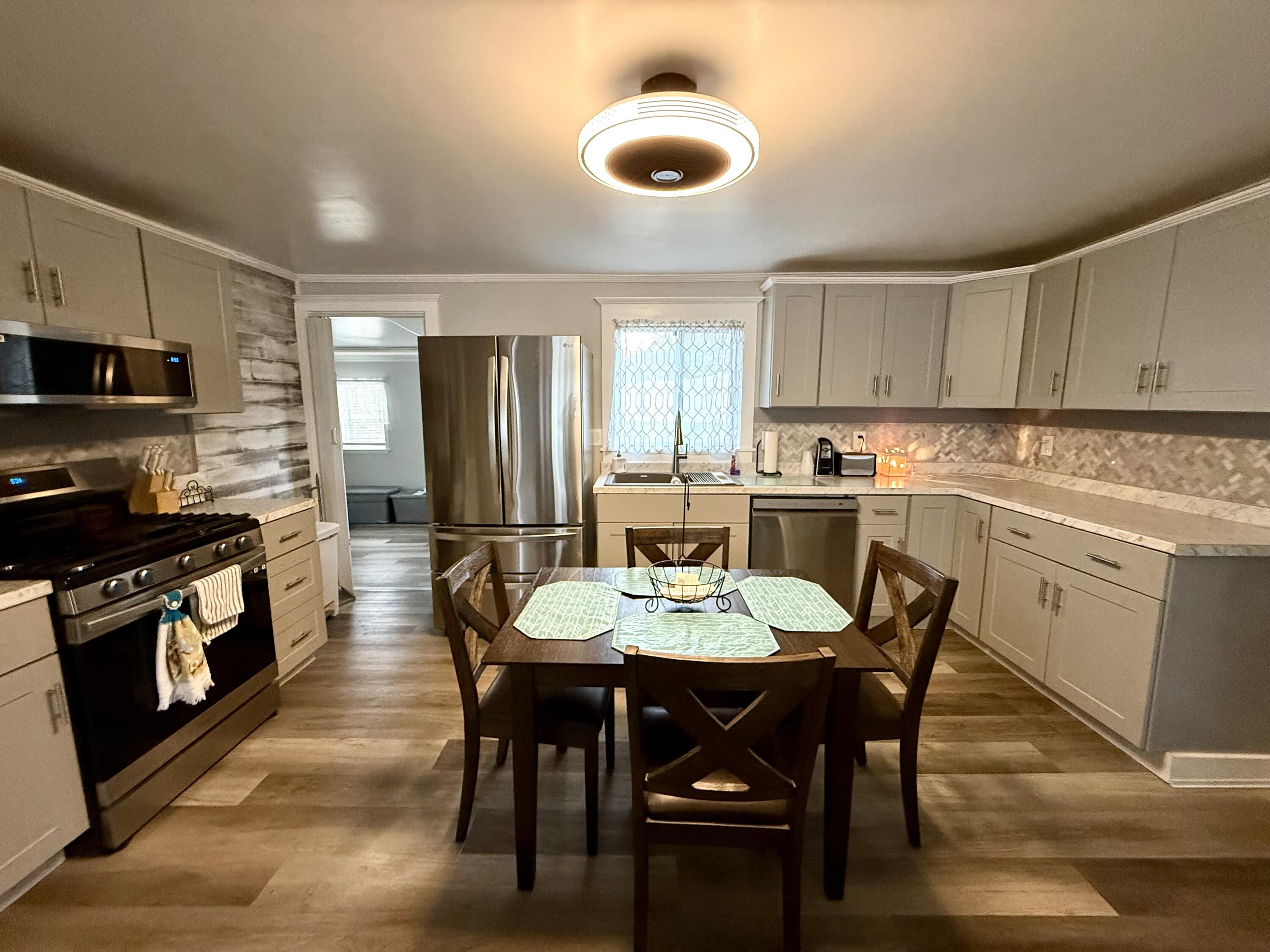 13 Colony Place Millinocket, ME 04462 - Photo 10 of 32 IMG_6014