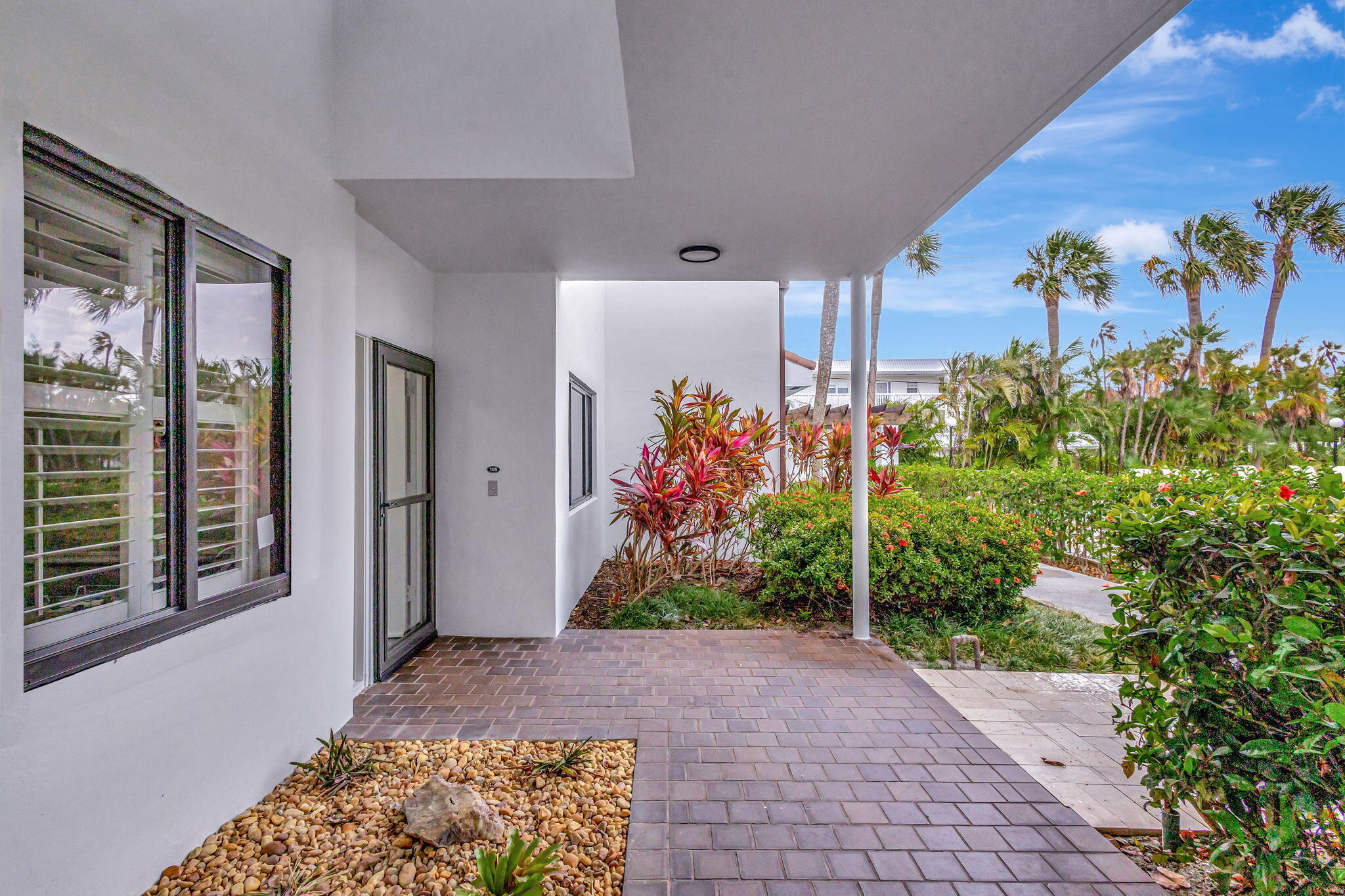 200 Waterway Road, Unit 109 Tequesta, FL 33469 - Photo 34 of 43 200 Waterside - Exterior - Front Entranc