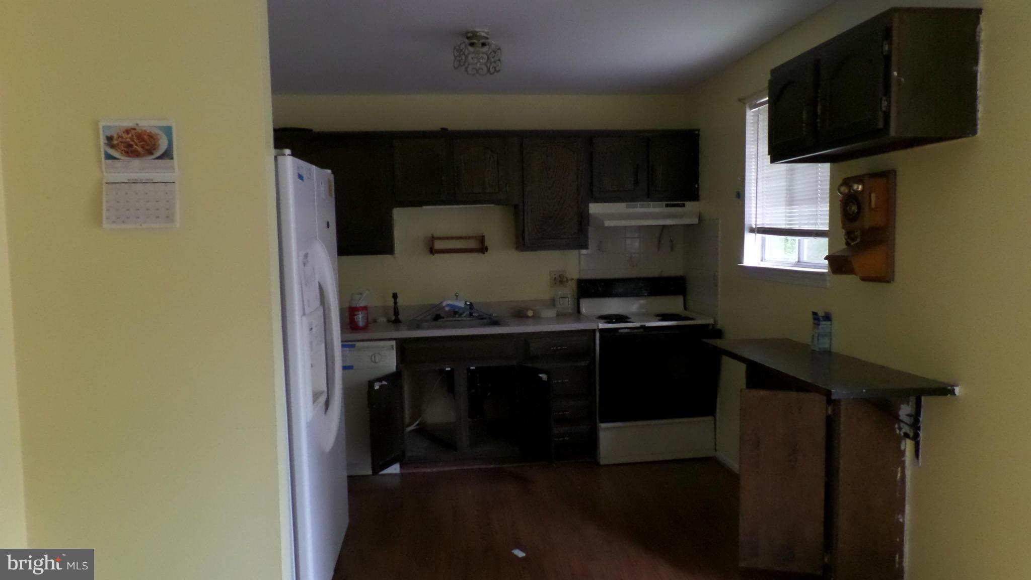 1925 Ridgeville Road Edgewater, MD 21037 - Photo 4 of 18 Kitchen