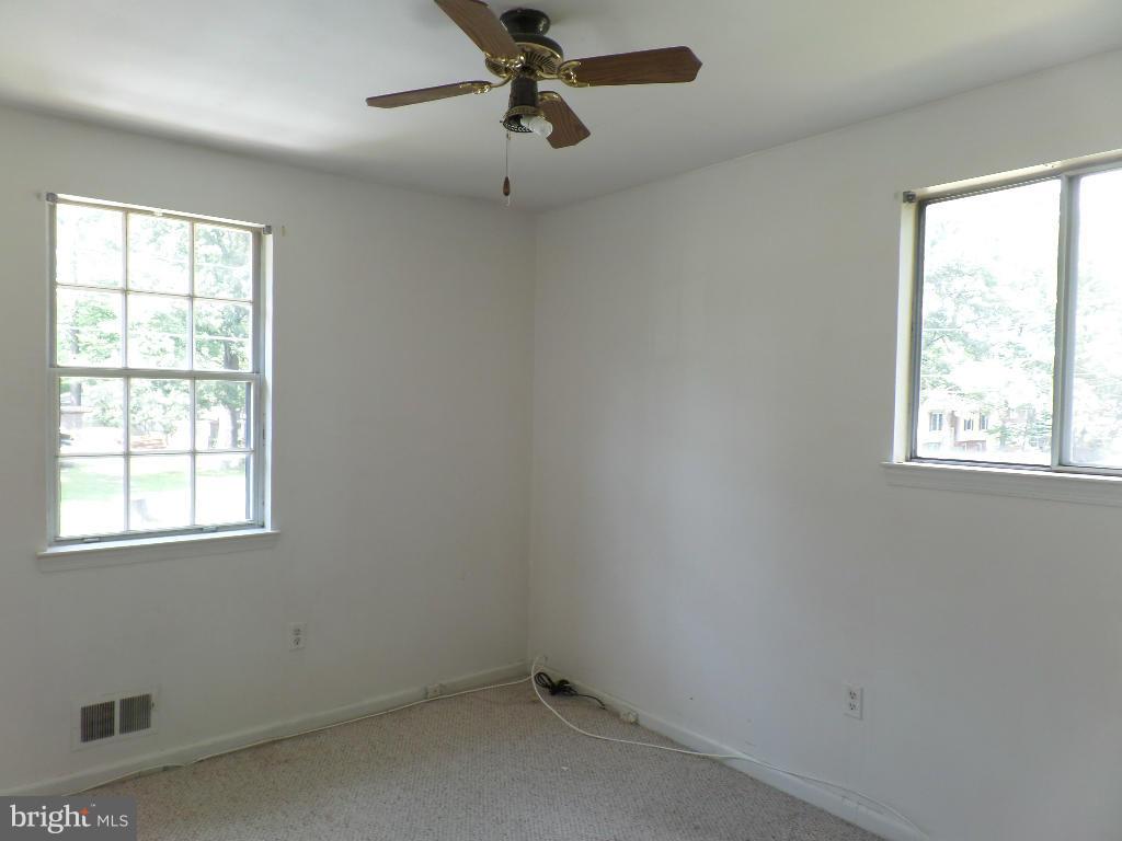 1925 Ridgeville Road Edgewater, MD 21037 - Photo 7 of 18 Bedroom
