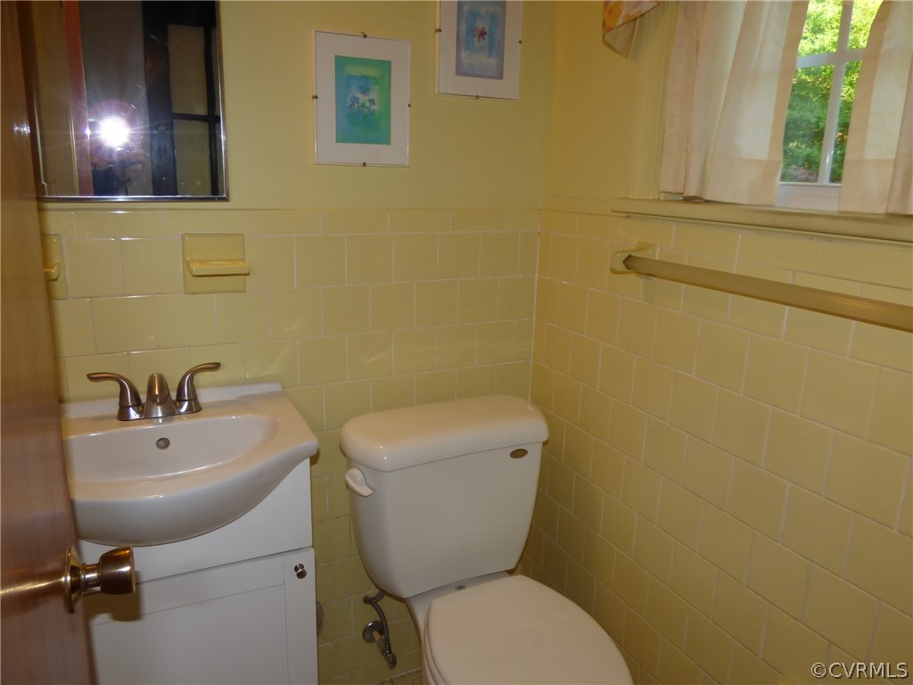 2419 Meadow Road Sandston, VA 23150 - Photo 20 of 30 Gallery Image 20