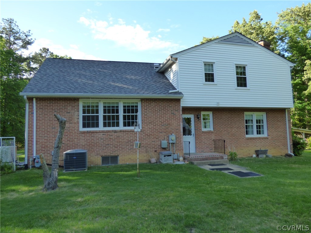2419 Meadow Road Sandston, VA 23150 - Photo 5 of 30 Gallery Image 5