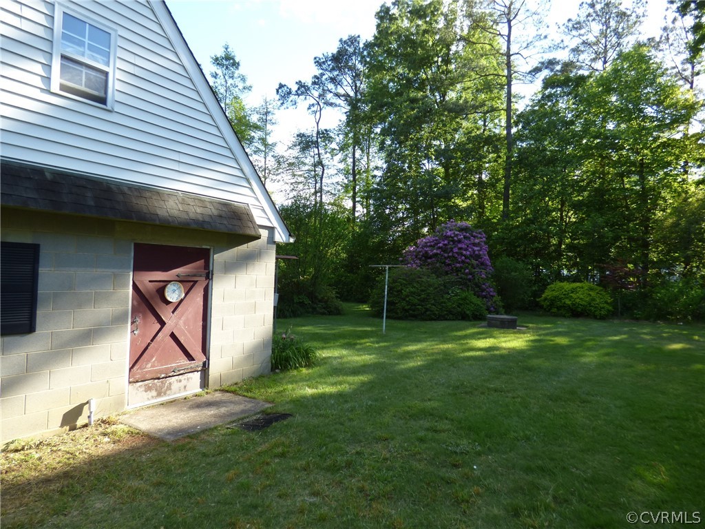 2419 Meadow Road Sandston, VA 23150 - Photo 8 of 30 Gallery Image 8