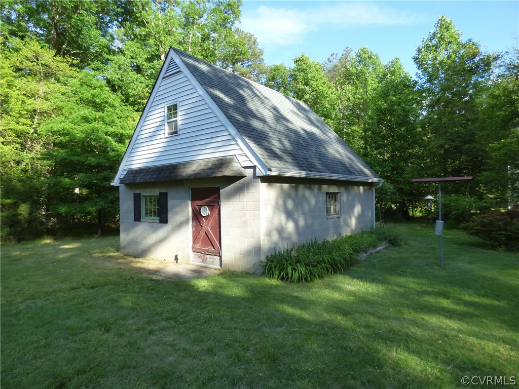 2419 Meadow Road Sandston, VA 23150 - Photo 9 of 30 Gallery Image 9