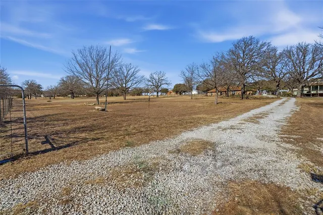 $885,000 | 215 Younger Ranch Road, Azle, TX 76020