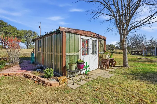 $885,000 | 215 Younger Ranch Road, Azle, TX 76020