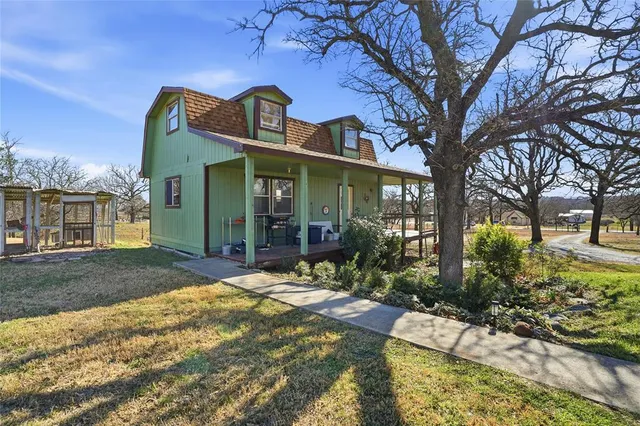 $885,000 | 215 Younger Ranch Road, Azle, TX 76020
