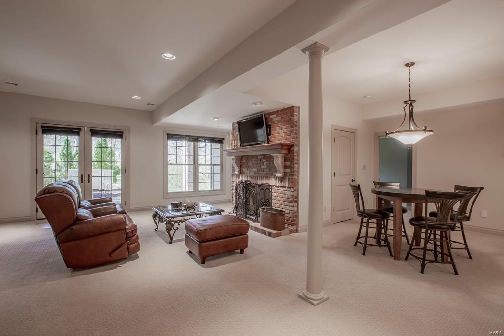 715 North Spoede Road Creve Coeur, MO 63141 - Photo 45 of 61 Gallery Image 45