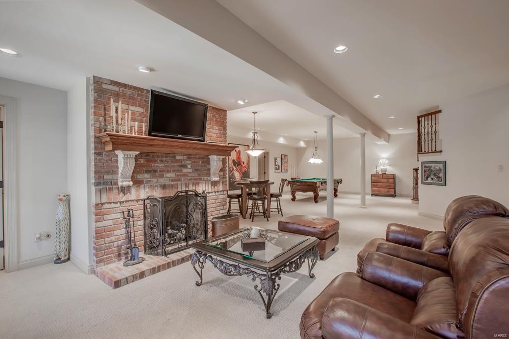 715 North Spoede Road Creve Coeur, MO 63141 - Photo 46 of 61 Gallery Image 46