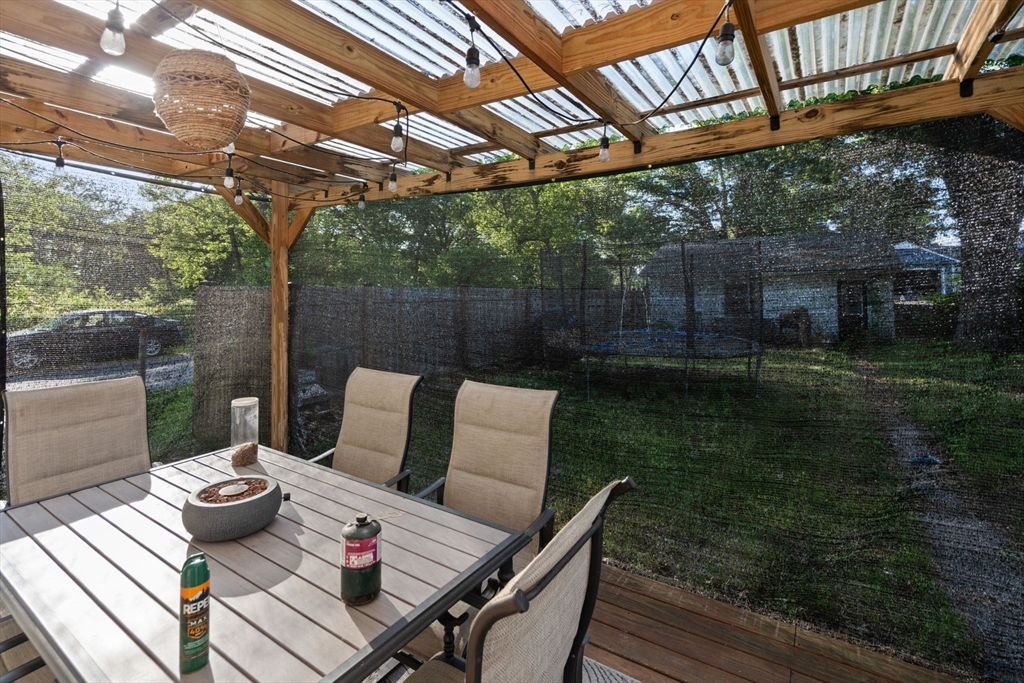 78 Marble Avenue Chicopee, MA 01013 - Photo 23 of 32