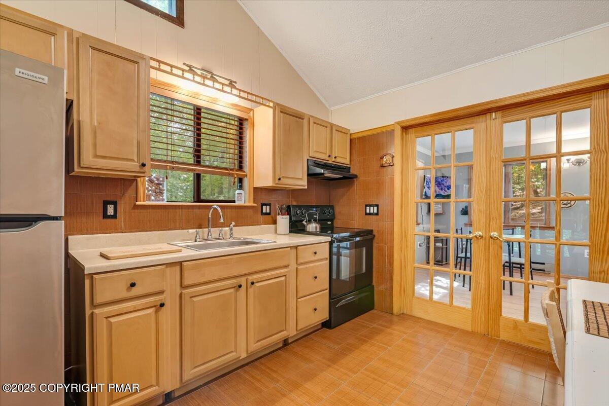 2108 Scarborough Way Bushkill, PA 18324 - Photo 23 of 105 Kitchen/French Doors to Family Room