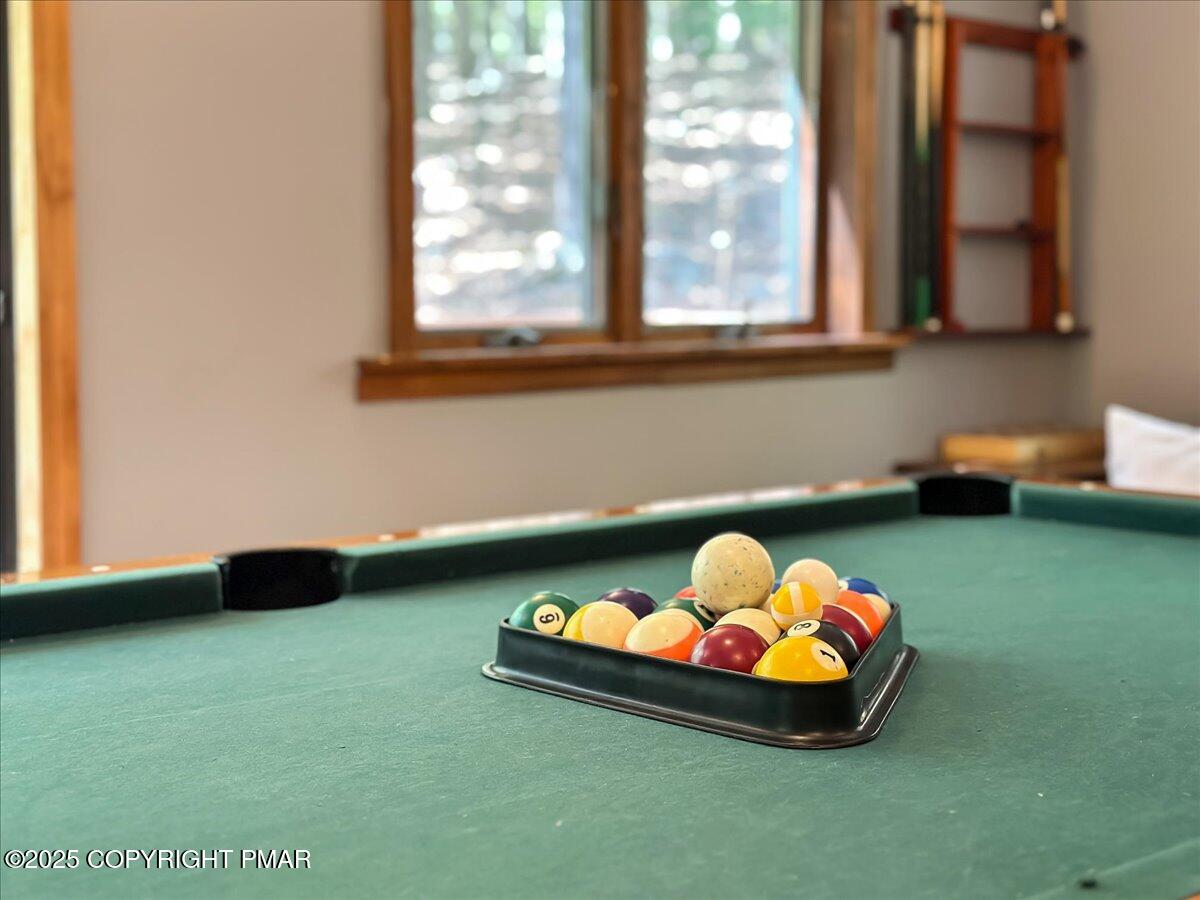 2108 Scarborough Way Bushkill, PA 18324 - Photo 34 of 105 Family Room