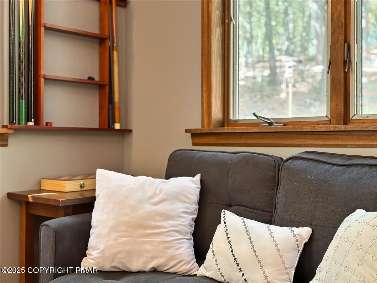 2108 Scarborough Way Bushkill, PA 18324 - Photo 38 of 105 Family Room