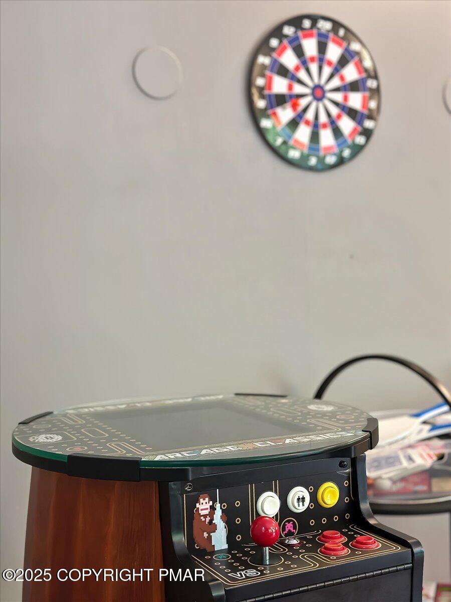 2108 Scarborough Way Bushkill, PA 18324 - Photo 40 of 105 Family Room