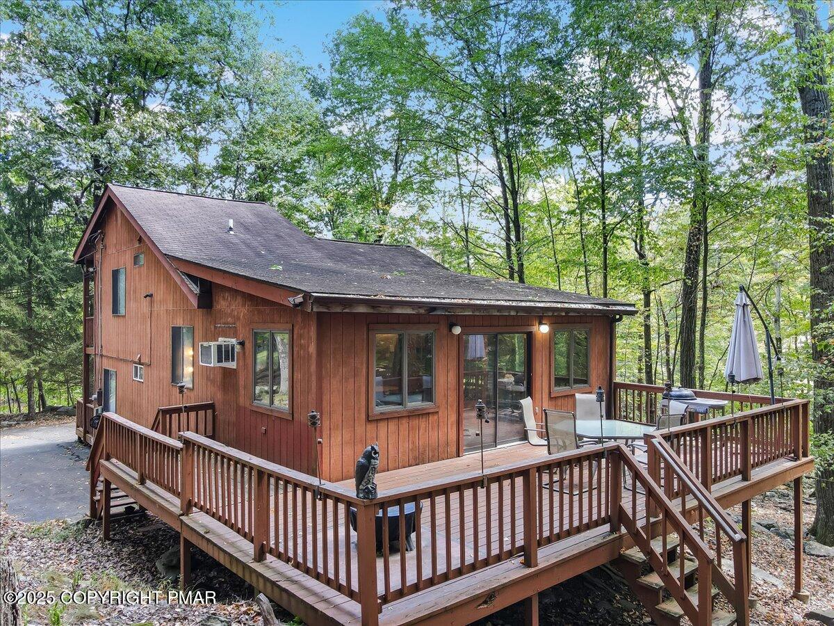 2108 Scarborough Way Bushkill, PA 18324 - Photo 60 of 105 Rear Exterior