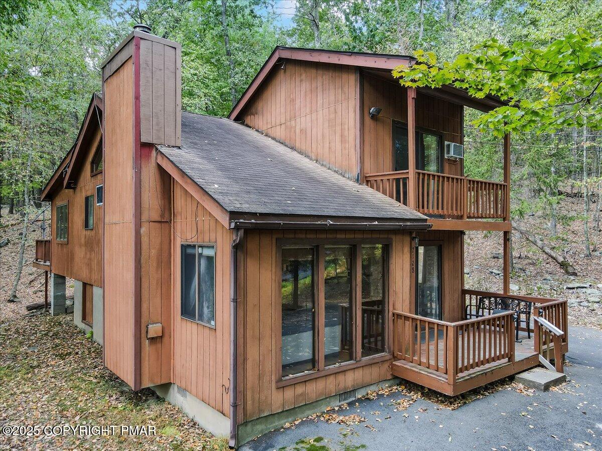 2108 Scarborough Way Bushkill, PA 18324 - Photo 71 of 105 Front Exterior
