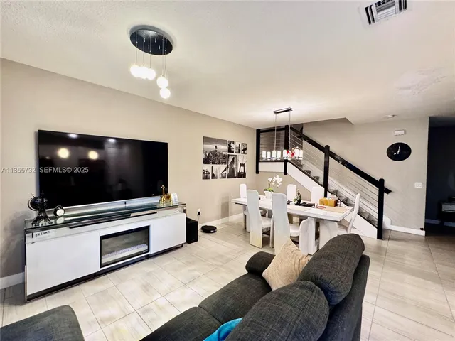 $5,490 | 7924 Northwest 105th Avenue, Unit 7924, Doral, FL 33178