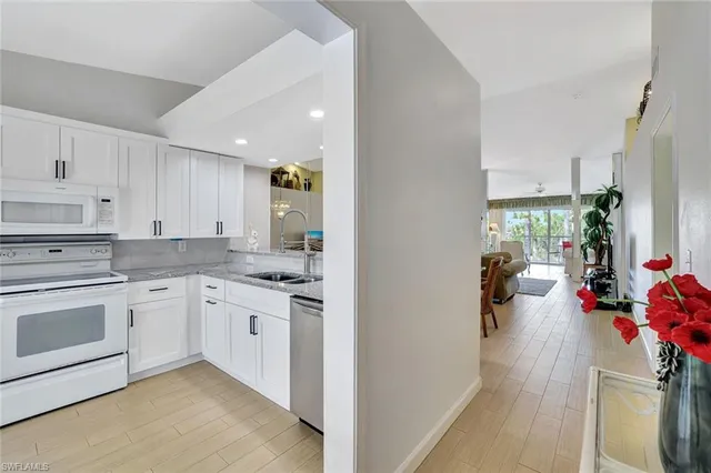 $4,200 | 2420 Hidden Lake Drive, Unit 1008, Naples, FL 34112