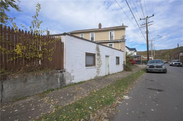 $65,000 | 203 Short 10th Street, Beaver Falls, PA 15010