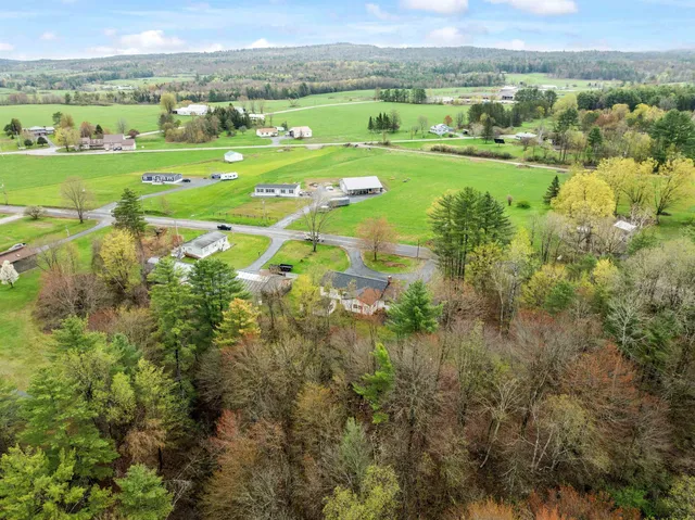 $285,000 | 148 Brushwood Road, Haverhill, NH 03774