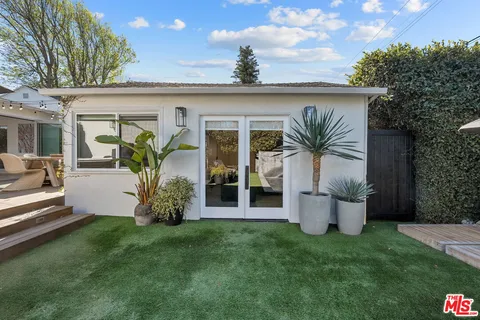$2,595,000 | 1009 Vernon Avenue, Venice, CA 90291