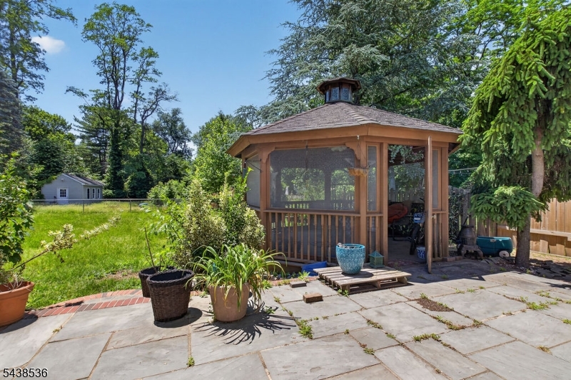 364 Acacia Road Scotch Plains, NJ 07076 - Photo 25 of 30
