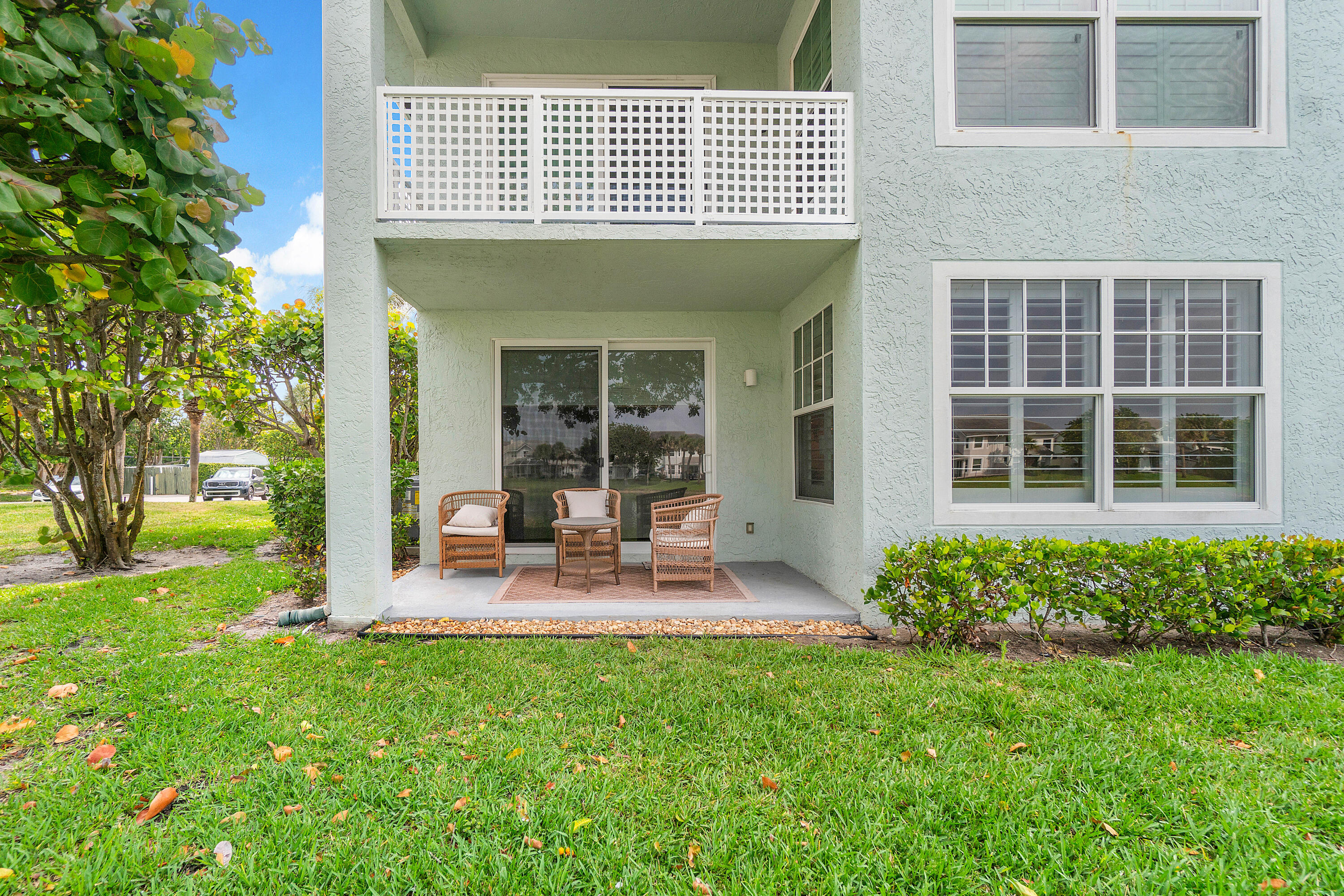807 Mainsail Circle Jupiter, FL 33477 - Photo 28 of 35 a view of a backyard with plants and garden