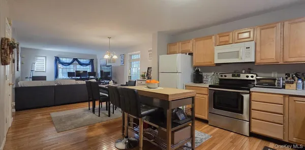 $3,700 | 36 Washington Place East, White Plains, NY 10603