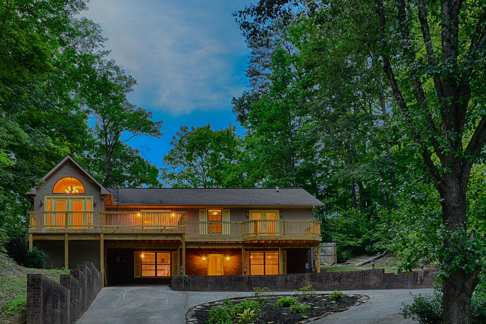 330 Ridgewood Drive Clinton, TN 37716 - Photo 1 of 21 DSP_3869_HDR_sm