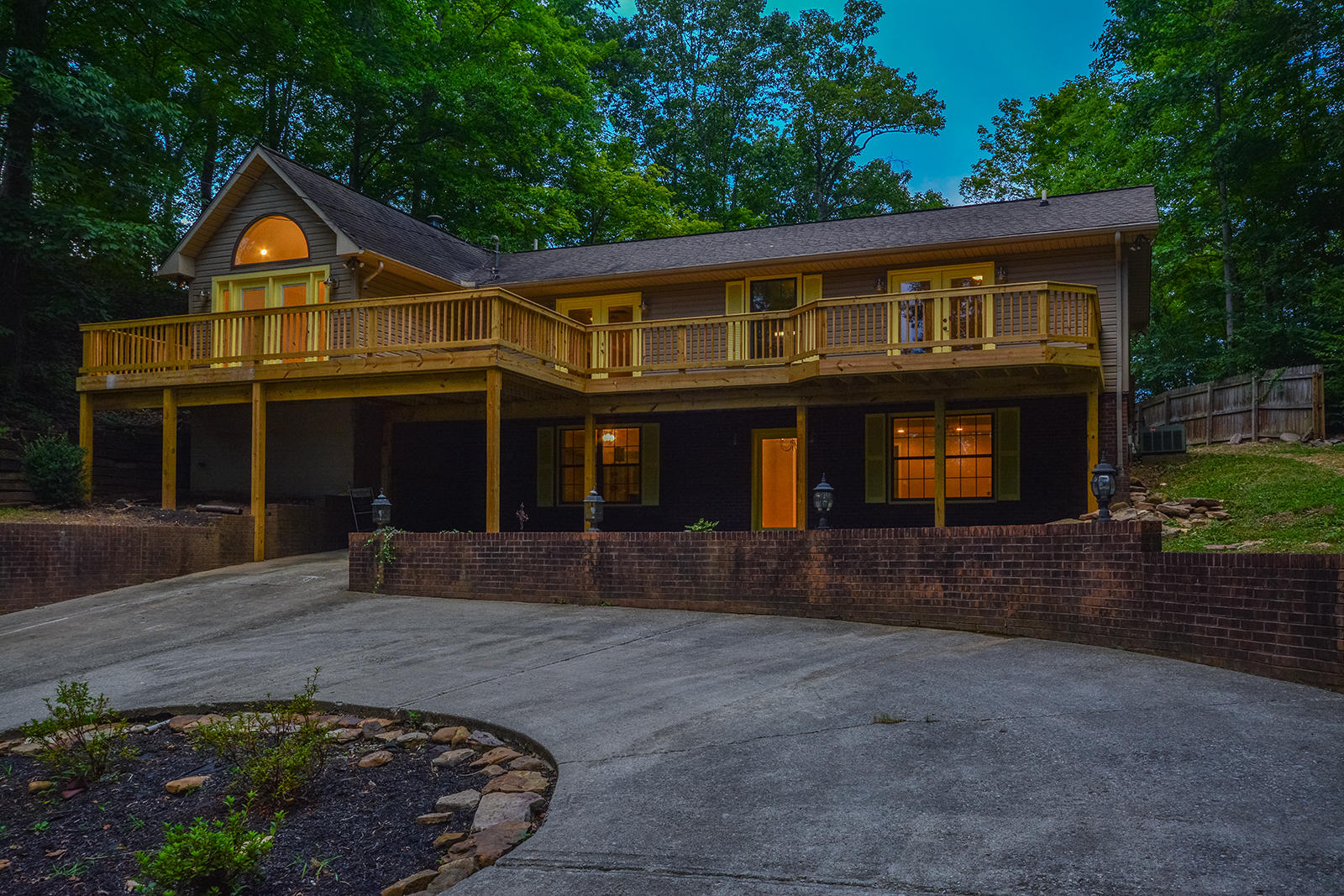 330 Ridgewood Drive Clinton, TN 37716 - Photo 2 of 21 DSC_1335 (1)