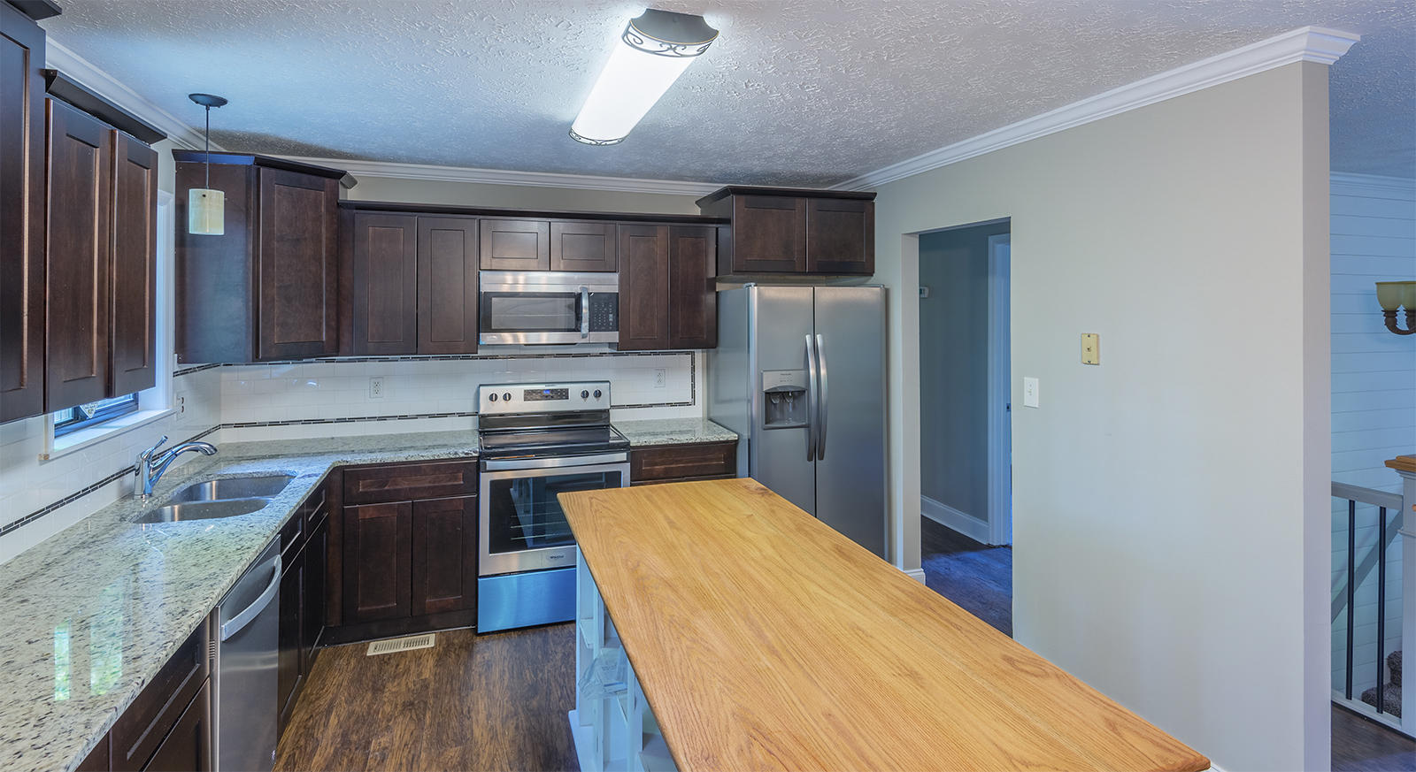 330 Ridgewood Drive Clinton, TN 37716 - Photo 8 of 21 DSP_3828-2-HDR_sm