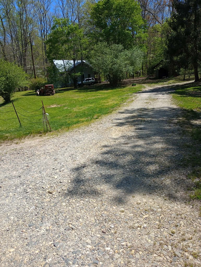 5796 Gumlog Road Young Harris, GA 30582 - Photo 3 of 9