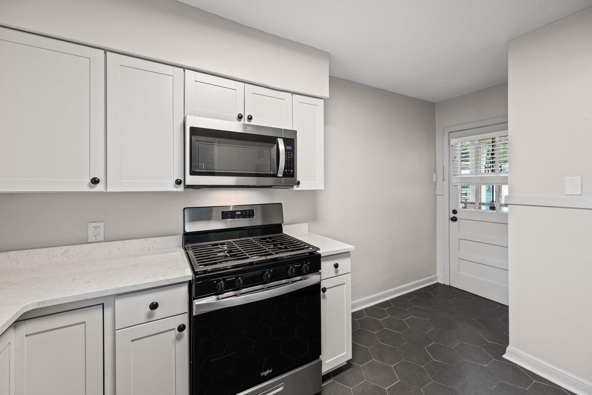 688 Berry Road Memphis, TN 38117 - Photo 12 of 16