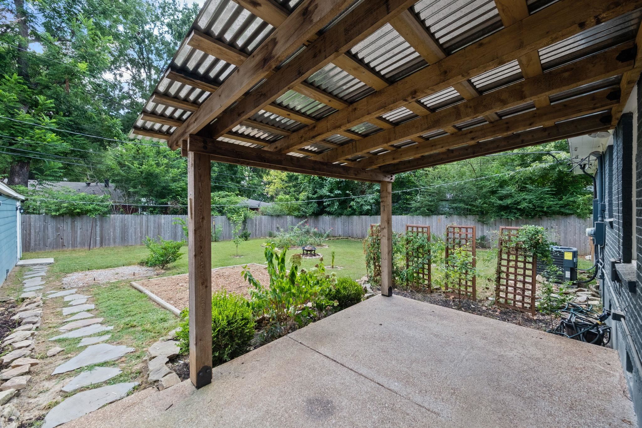 688 Berry Road Memphis, TN 38117 - Photo 13 of 16