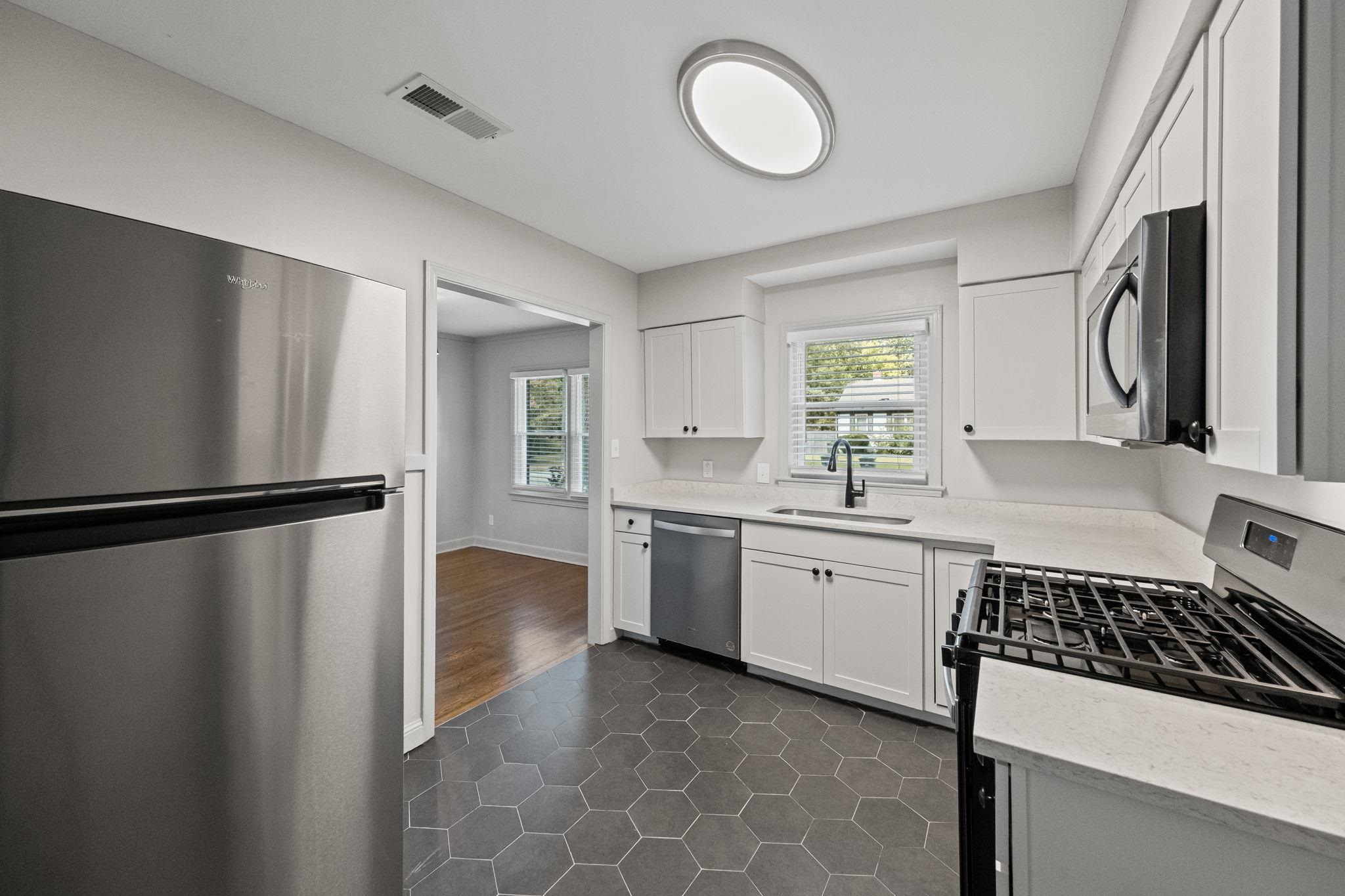 688 Berry Road Memphis, TN 38117 - Photo 10 of 16