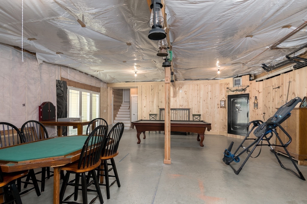 77 Barrel Road Westminster, MA 01473 - Photo 32 of 42 a view of a dining room with furniture