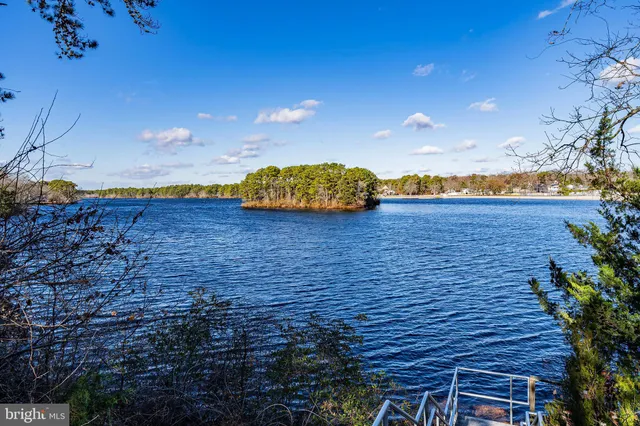 $589,900 | 733 Commonwealth Boulevard, Toms River, NJ 08757